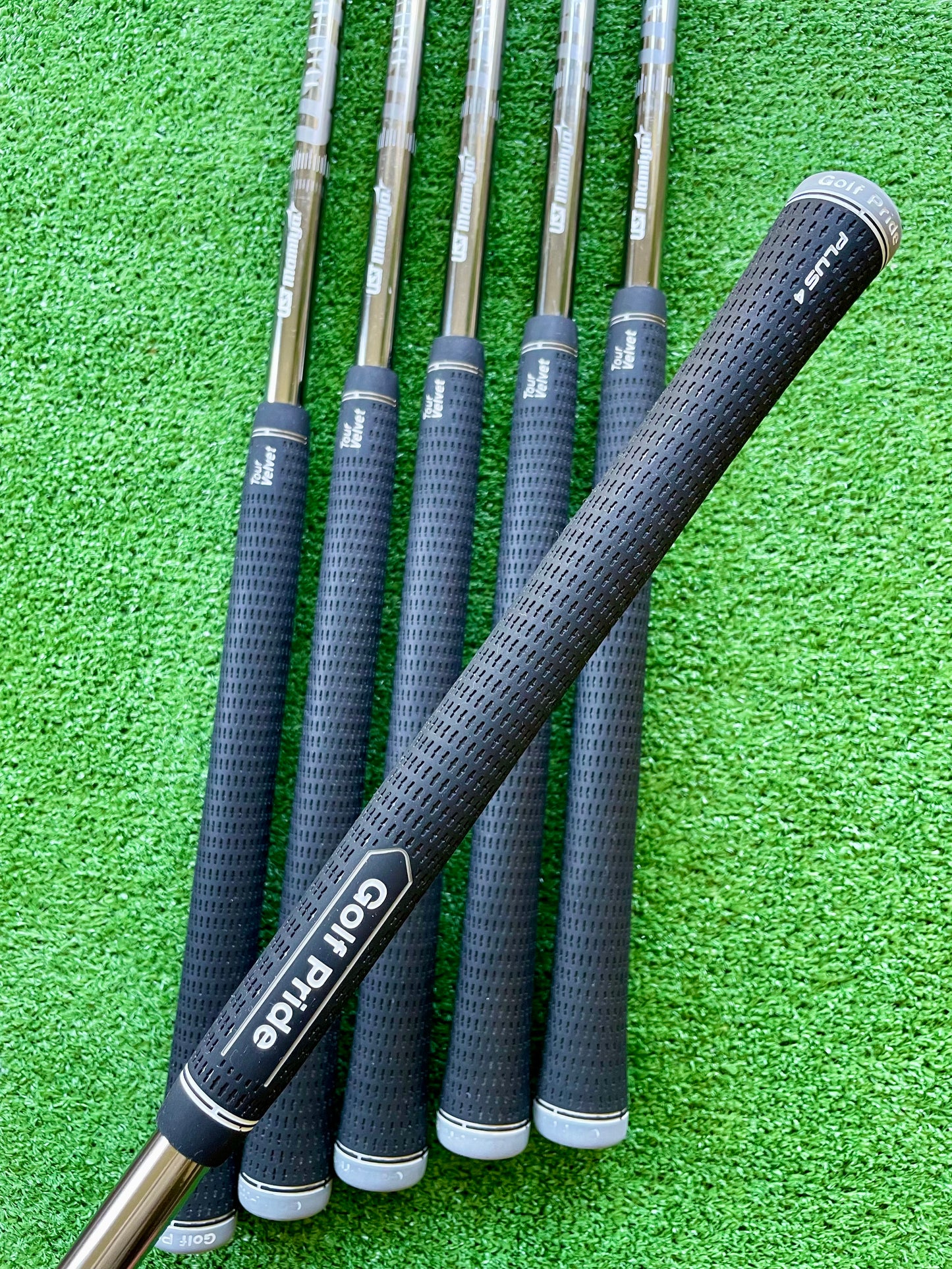 Taylormade P790 Irons 5-PW Regular Flex Graphite Right Handed Mens Golf Clubs