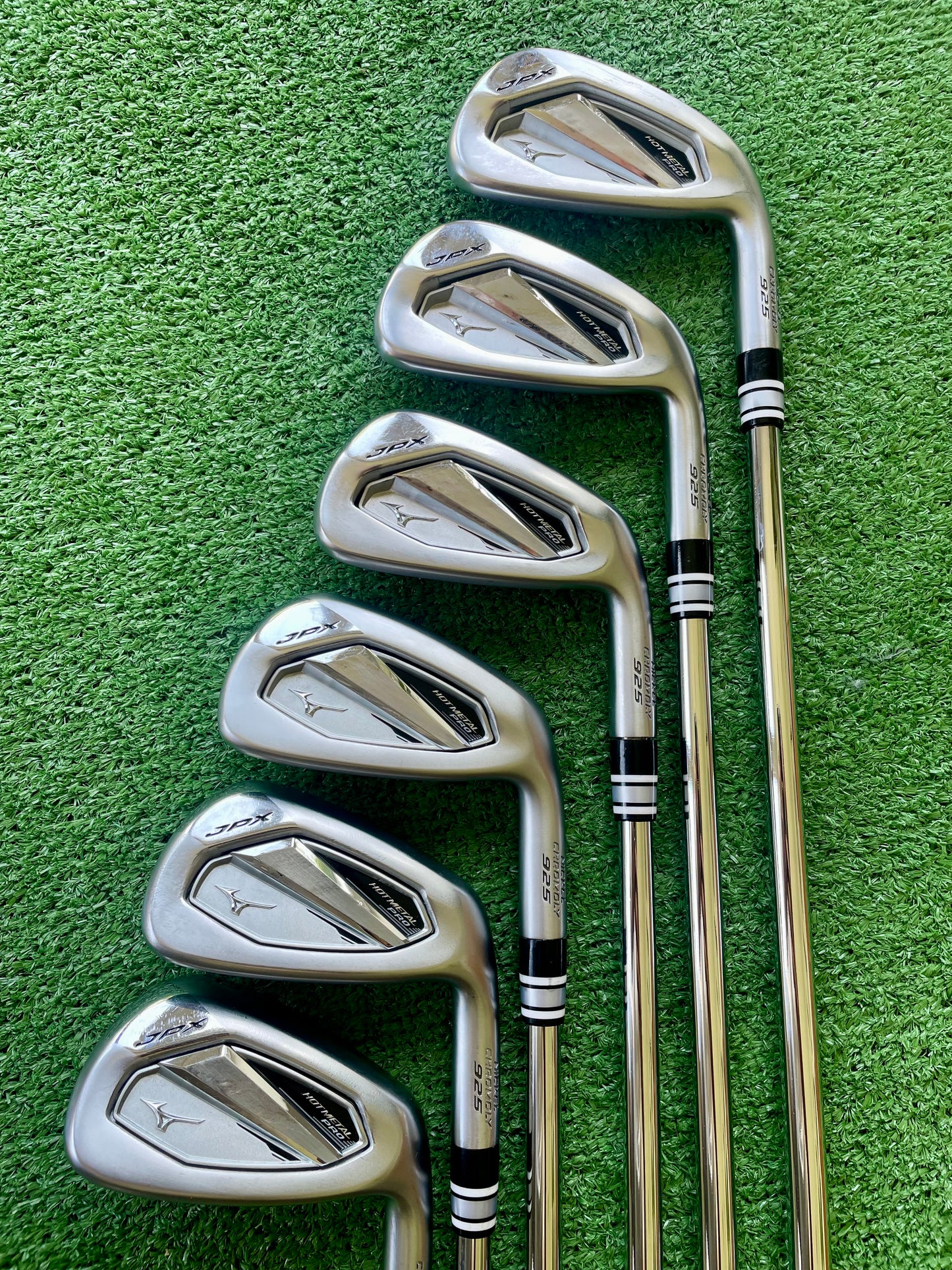 Mizuno JPX925 Hot Metal Pro Irons 5-PW Stiff Flex Right Handed Mens Golf Clubs