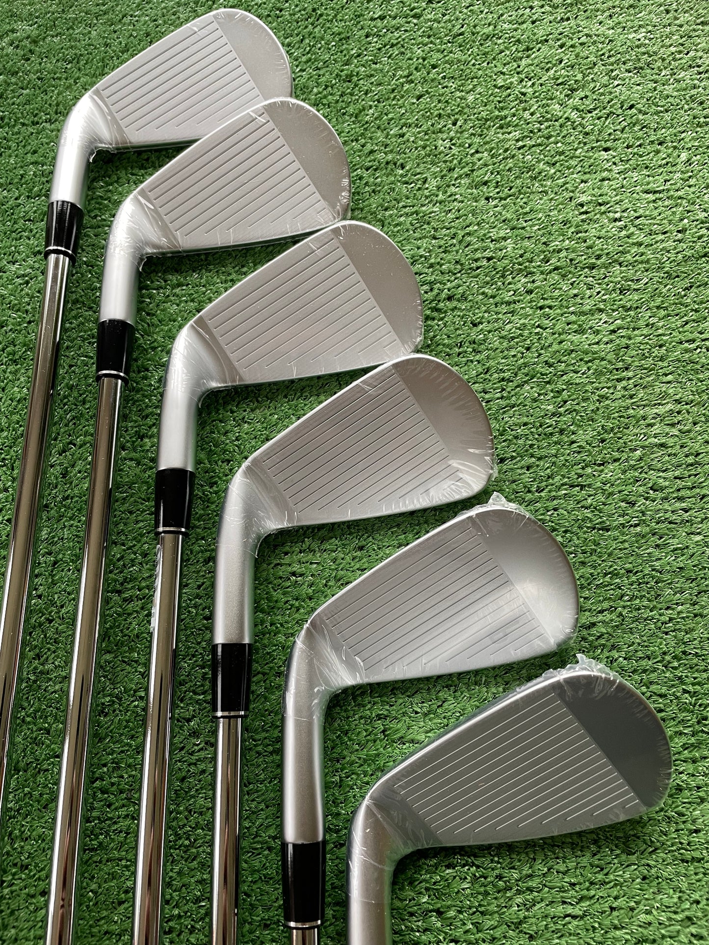 Srixon ZXi4 Irons 5-PW Regular Flex Right Handed Mens Golf Clubs