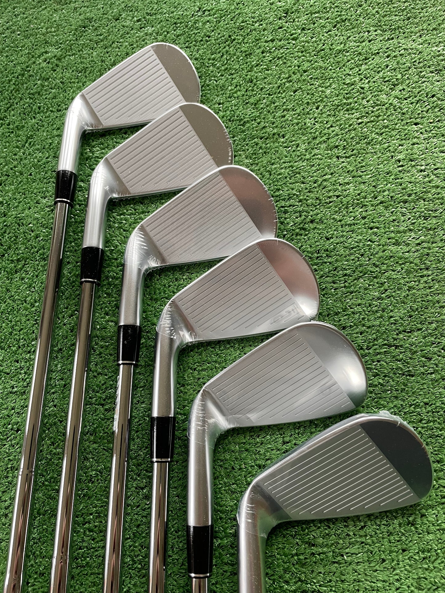 Srixon ZXi7 Irons 5-PW Stiff Flex Right Handed Mens Golf Clubs