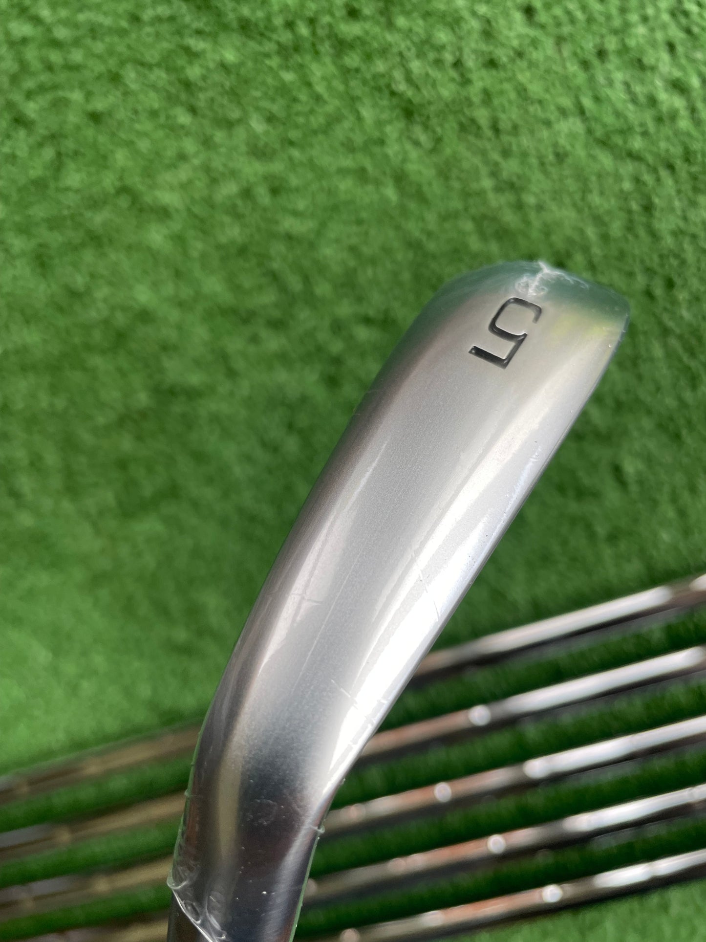 Mizuno JPX925 Forged Irons 5-PW Stiff Flex Right Handed Mens Golf Clubs