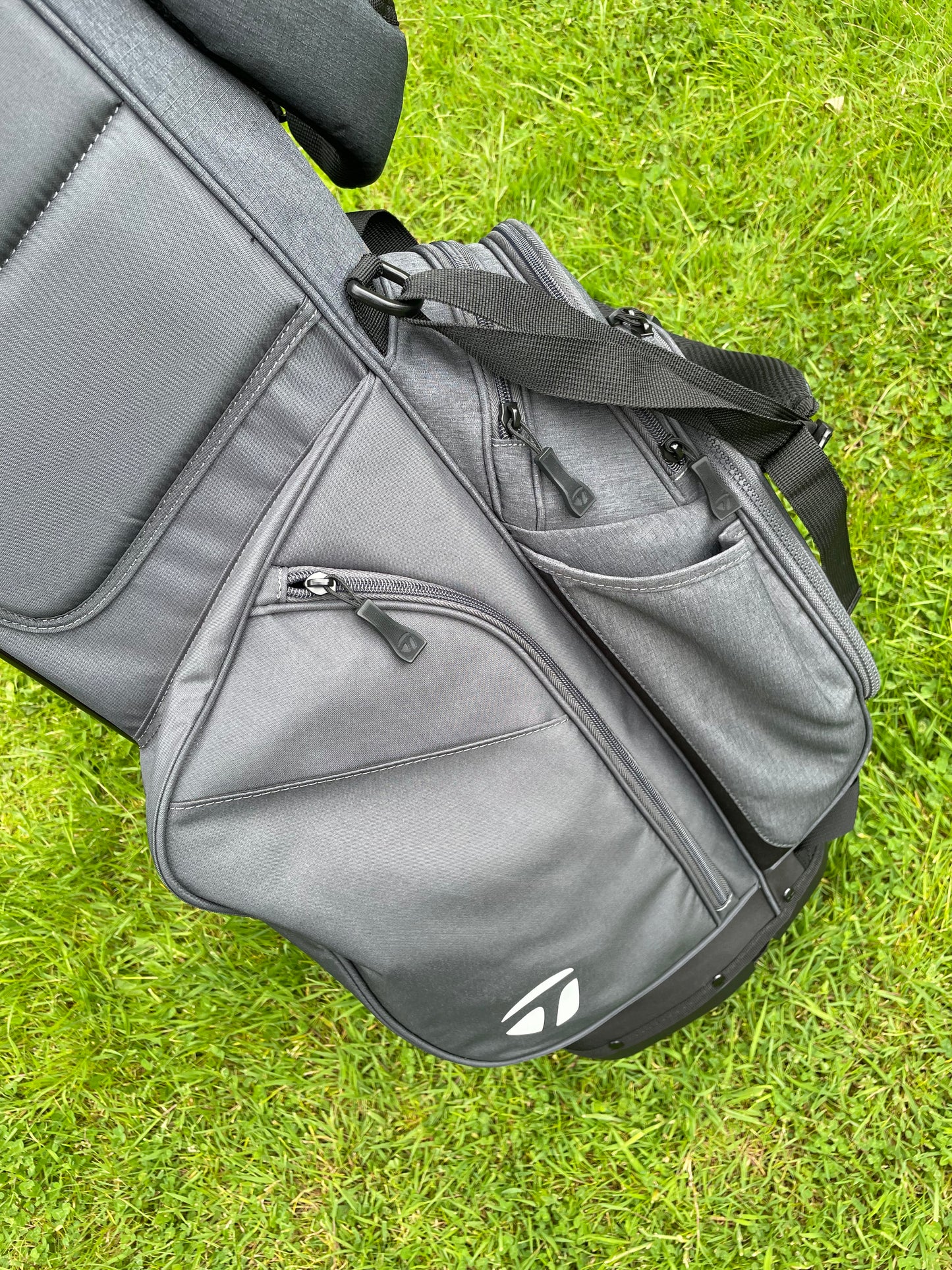 Taylormade Flextech Crossover Golf Stand Bag Grey