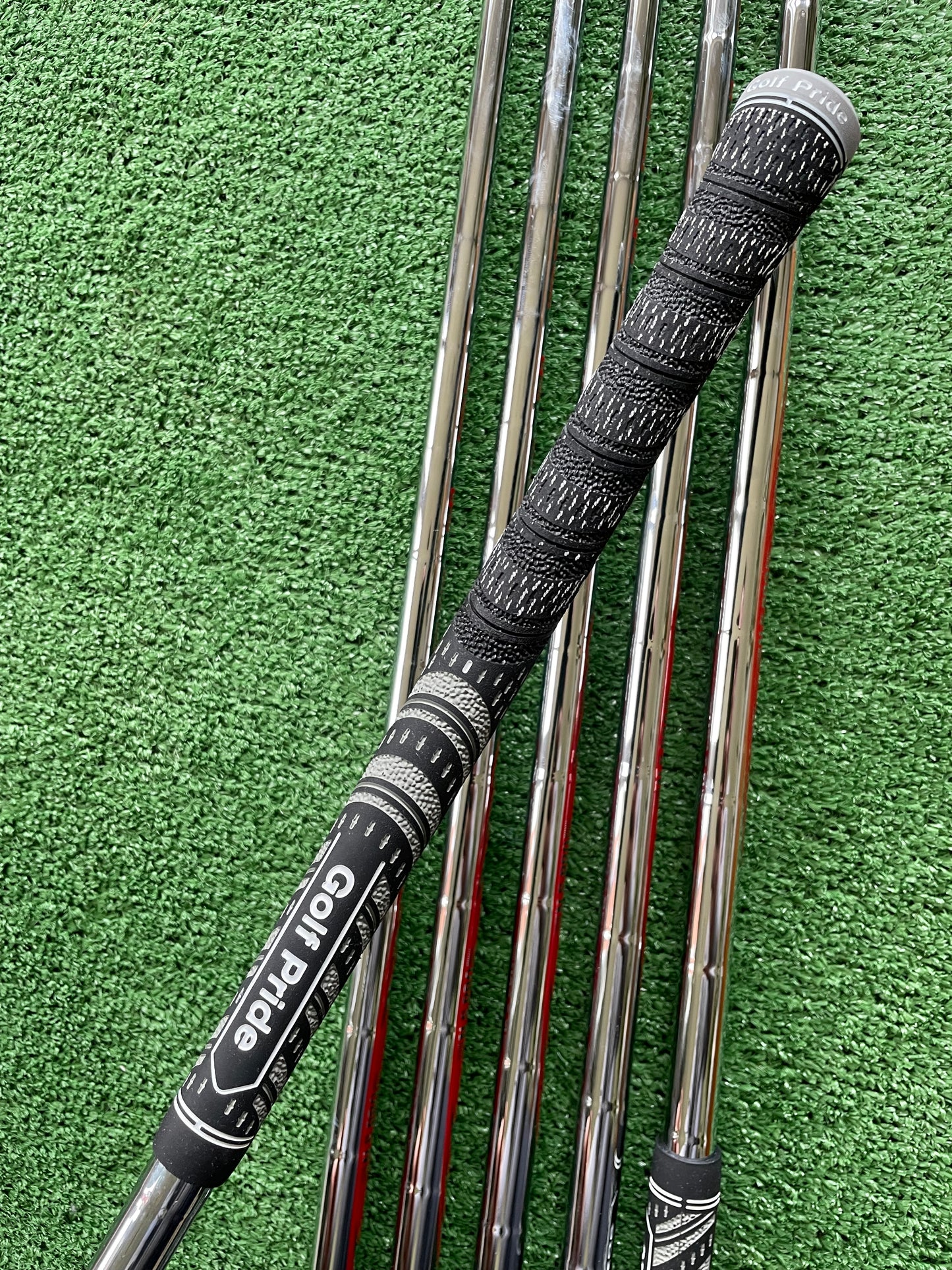 Mizuno JPX925 Forged Irons 5-PW Stiff Flex Right Handed Mens Golf Clubs