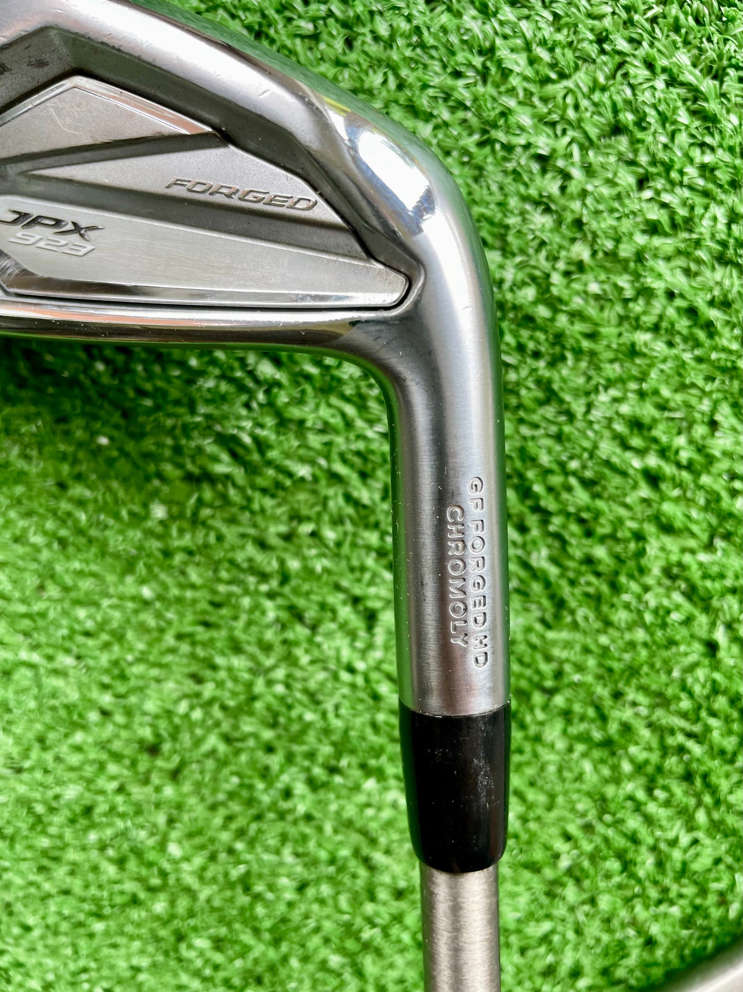 Mizuno JPX923 Forged Irons 5-PW Regular Flex Right Handed Mens Golf Clubs