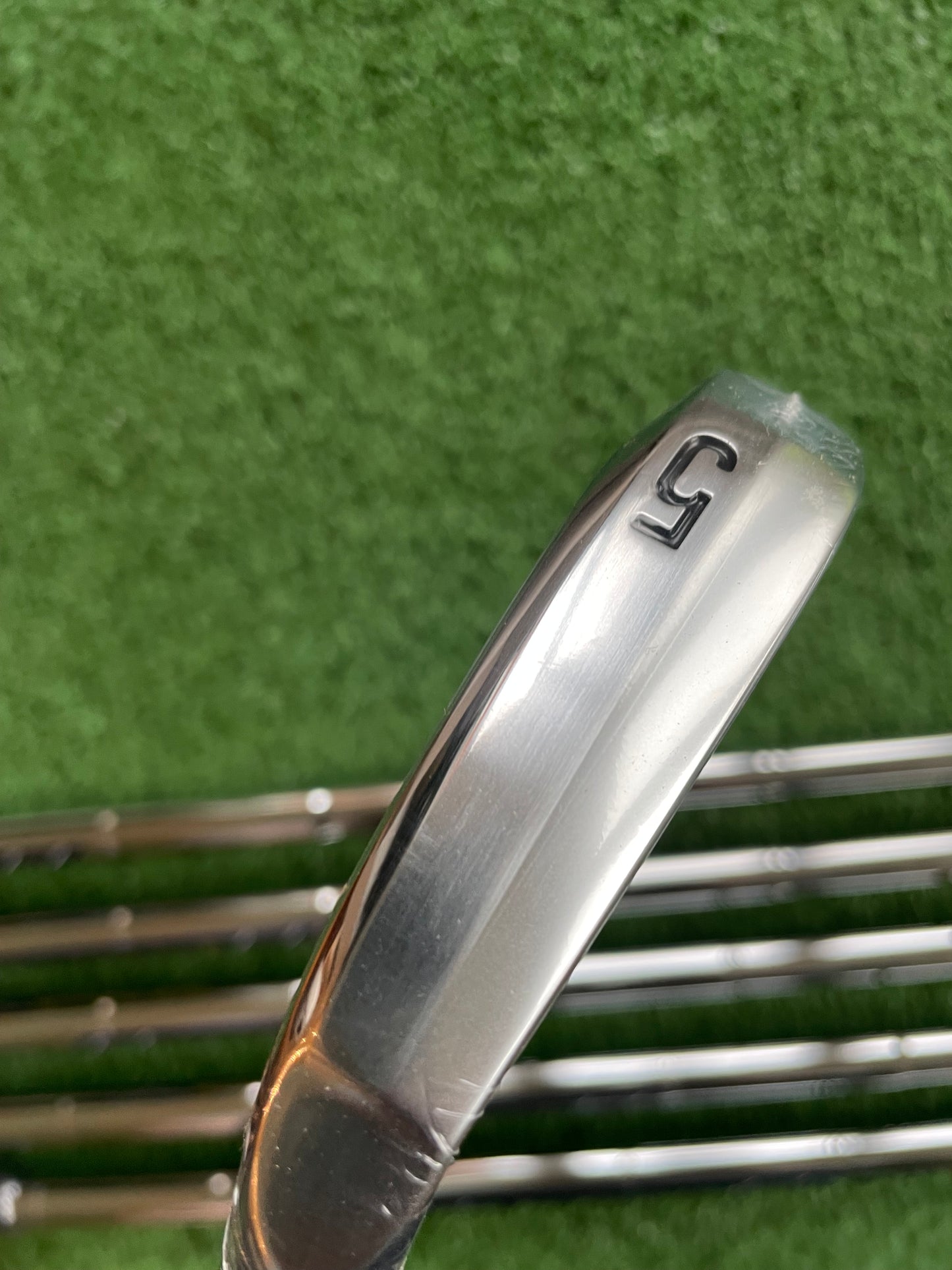 Srixon ZXi7 Irons 5-PW Stiff Flex Right Handed Mens Golf Clubs