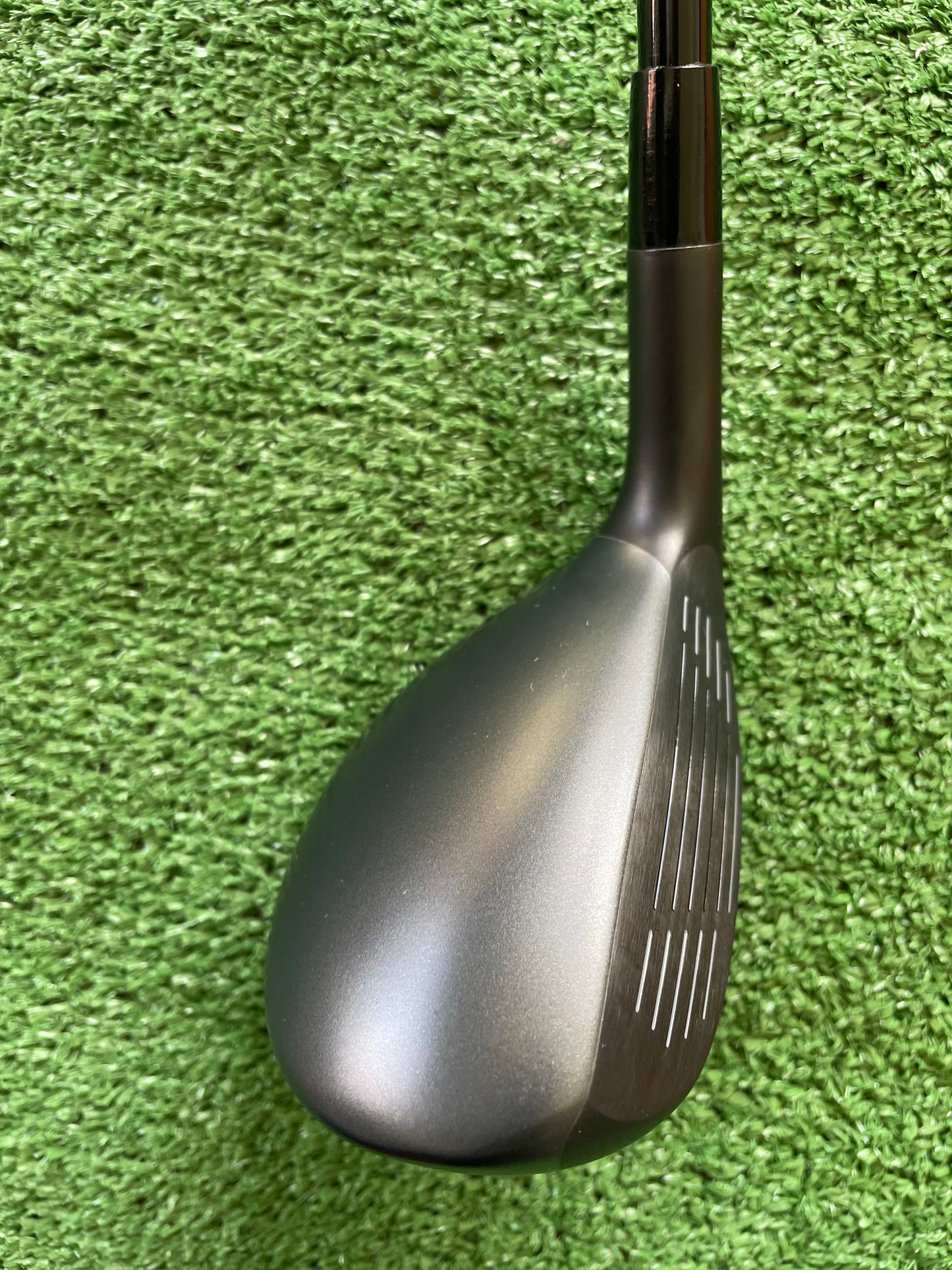 Taylormade Qi35 Hybrid 4 Regular Flex Right Handed Mens Golf Club