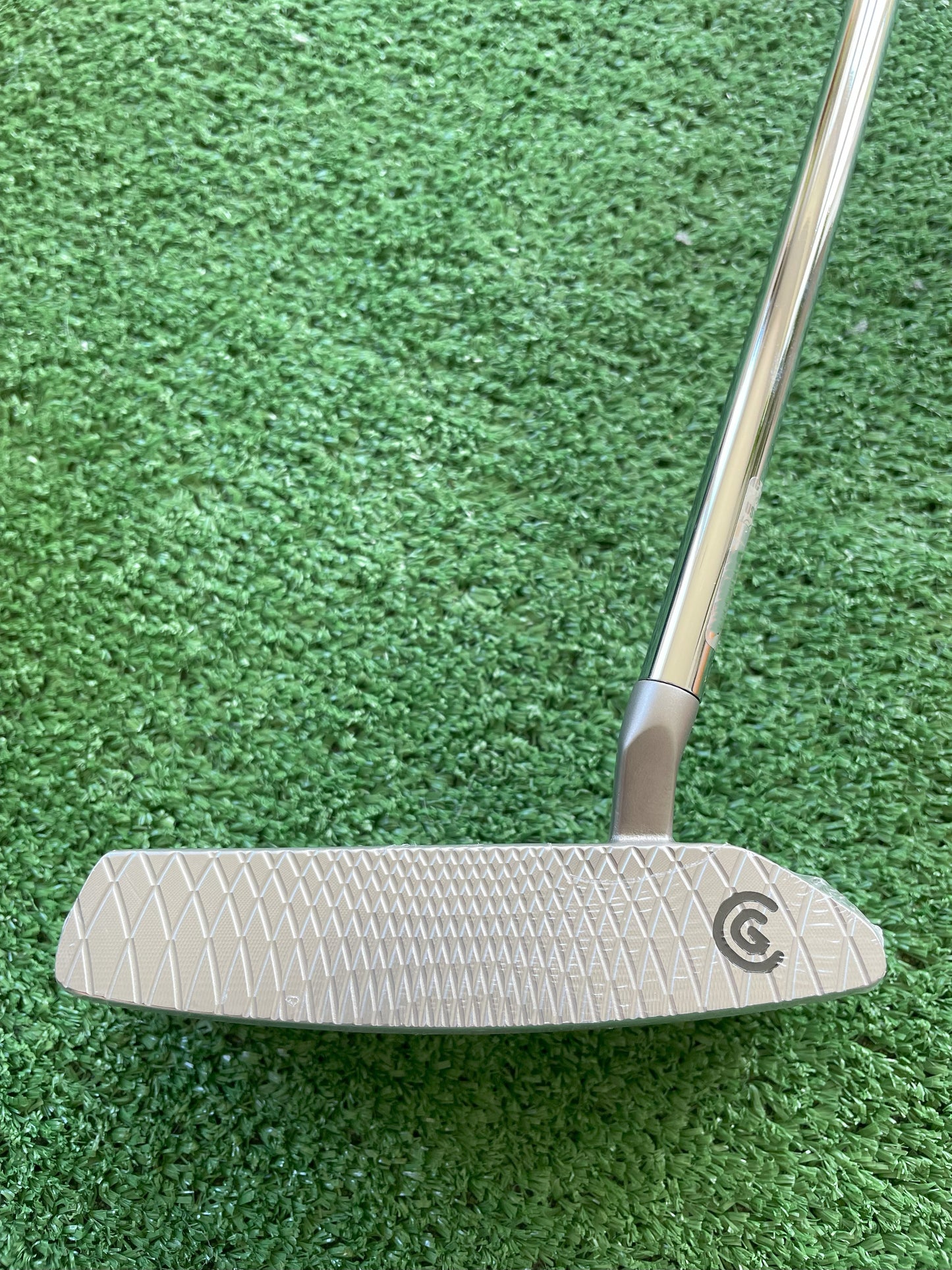 Cleveland HB Soft 2 8S Putter 34" Right Handed Mens Golf Club