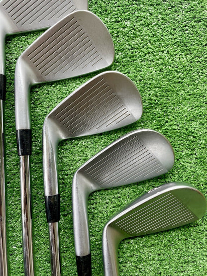 Mizuno JPX900 Tour Forged Irons 4-PW Stiff Flex Right Handed Mens Golf Clubs