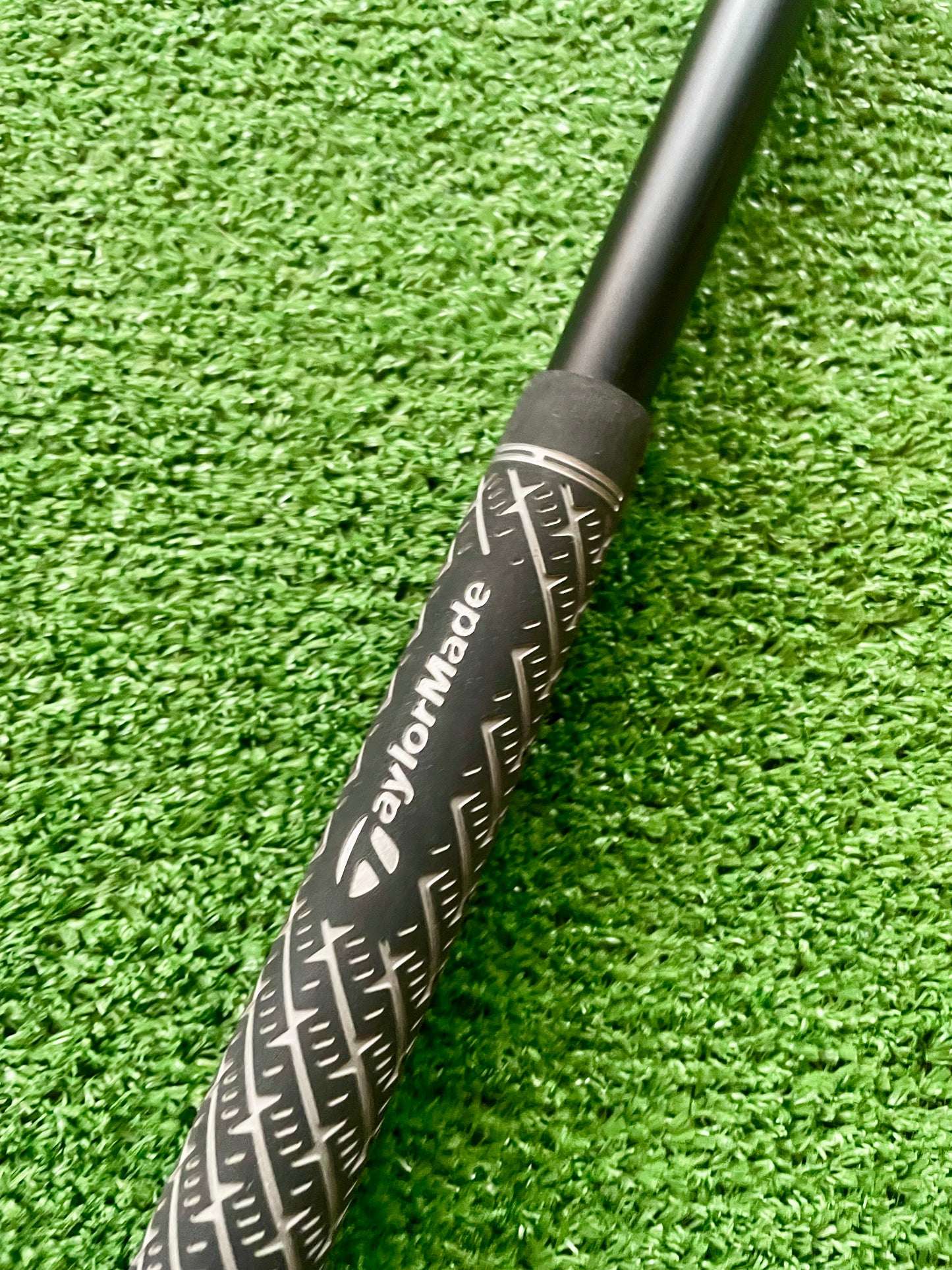 Taylormade Qi35 Max Hybrid 4 Rescue Regular Flex Right Handed Mens Golf Club