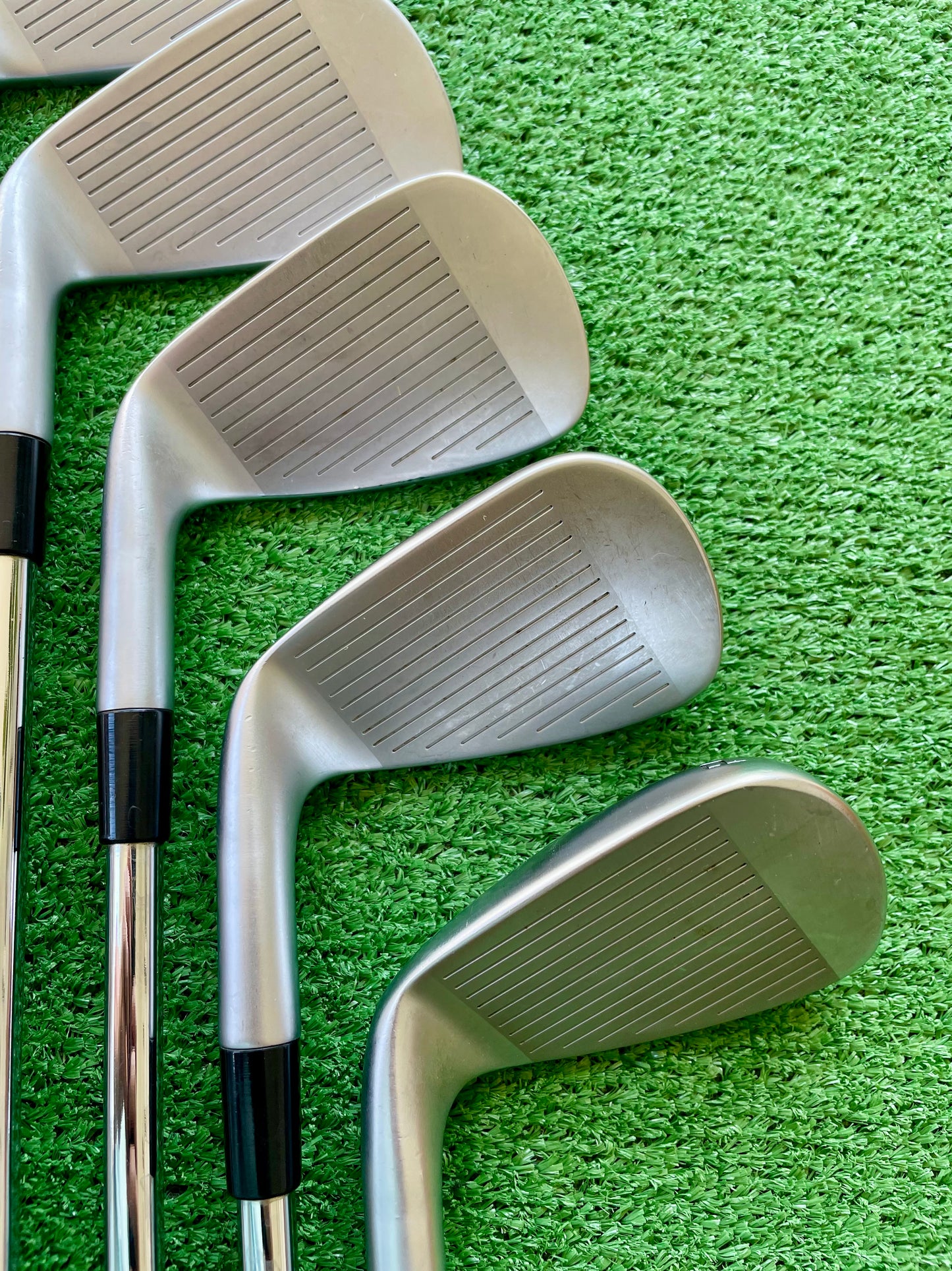 Taylormade P790 Irons 5-PW Regular Flex Right Handed Mens Golf Clubs