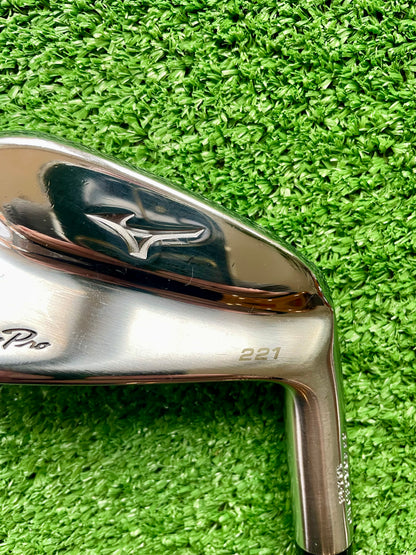 Mizuno Pro 221 Irons 5-PW Regular Flex Right Handed Mens Golf Clubs