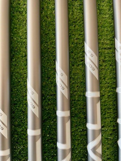 Callaway Quantum Max OS Irons 5-PW Regular Flex Graphite Right Handed Mens Golf Clubs