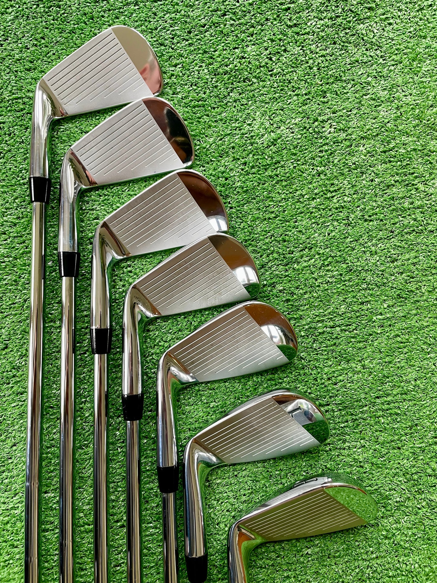Titleist 680 Forged Limited Edition Irons 4-PW Extra Stiff Flex Right Handed Mens Golf Clubs