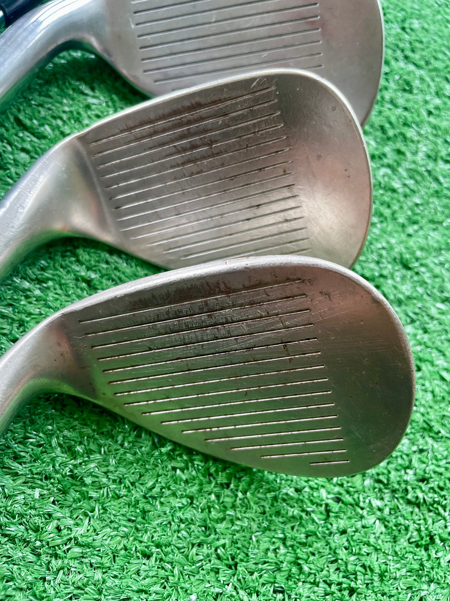 Taylormade R5 XL Irons 5-PW plus 2 Wedges Regular Flex Right Handed Mens Golf Clubs