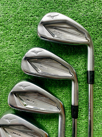 Mizuno JPX923 Hot Metal Irons Regular Flex Right Handed Mens Golf Clubs