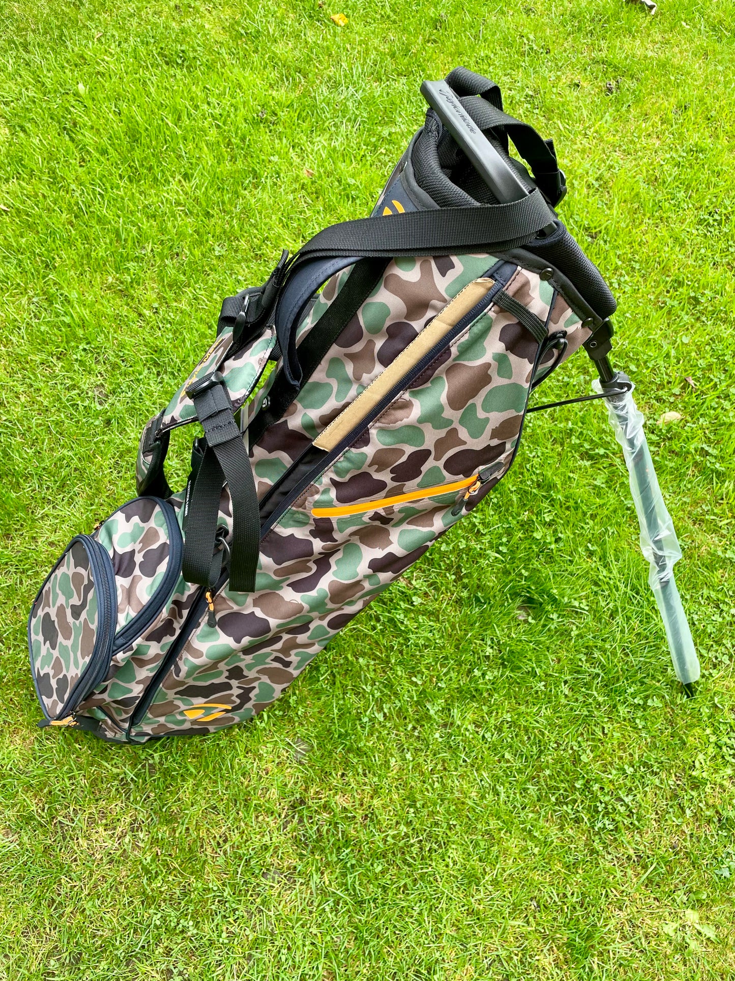 Taylormade Flextech Camo Carry Golf Bag