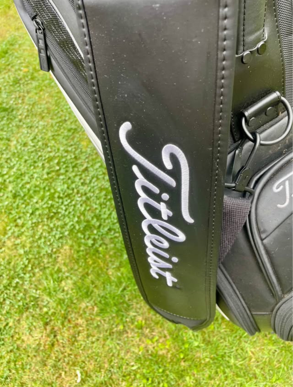 Titleist Tour Series Premium Midsize Golf Bag