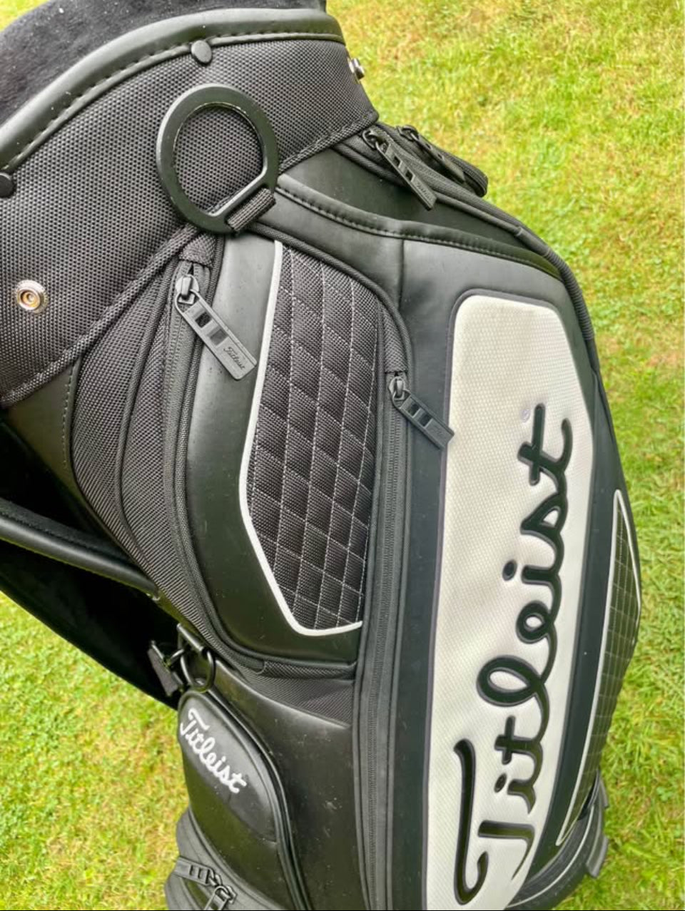 Titleist Tour Series Premium Midsize Golf Bag