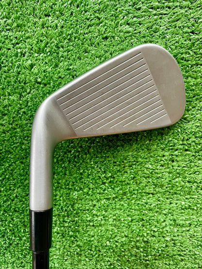 Taylormade P790 Irons 5-PW Regular Flex Graphite Right Handed Mens Golf Clubs