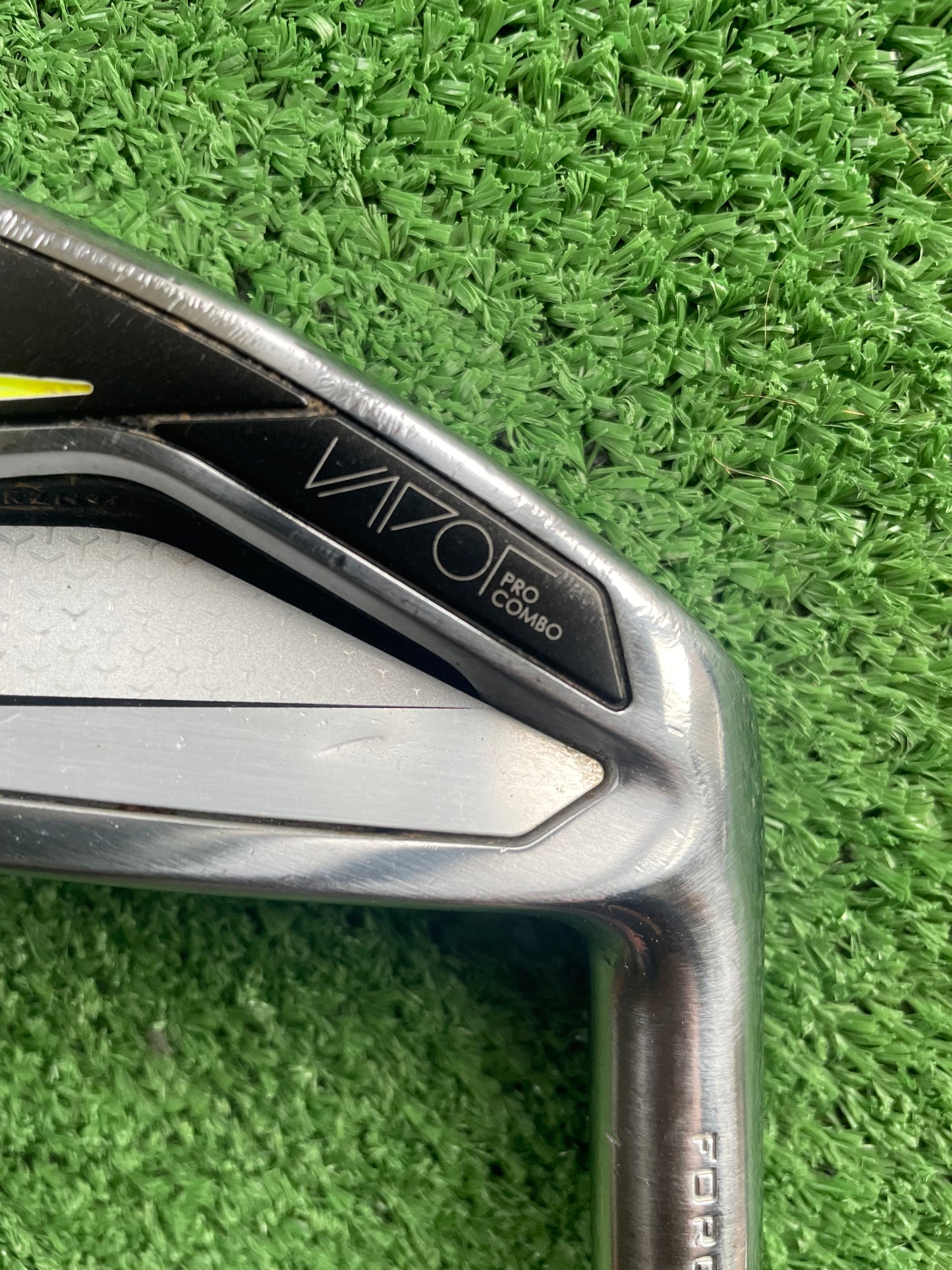 Nike Vapor Pro Combo Irons 5-PW Regular Flex Right Handed Mens Golf Clubs