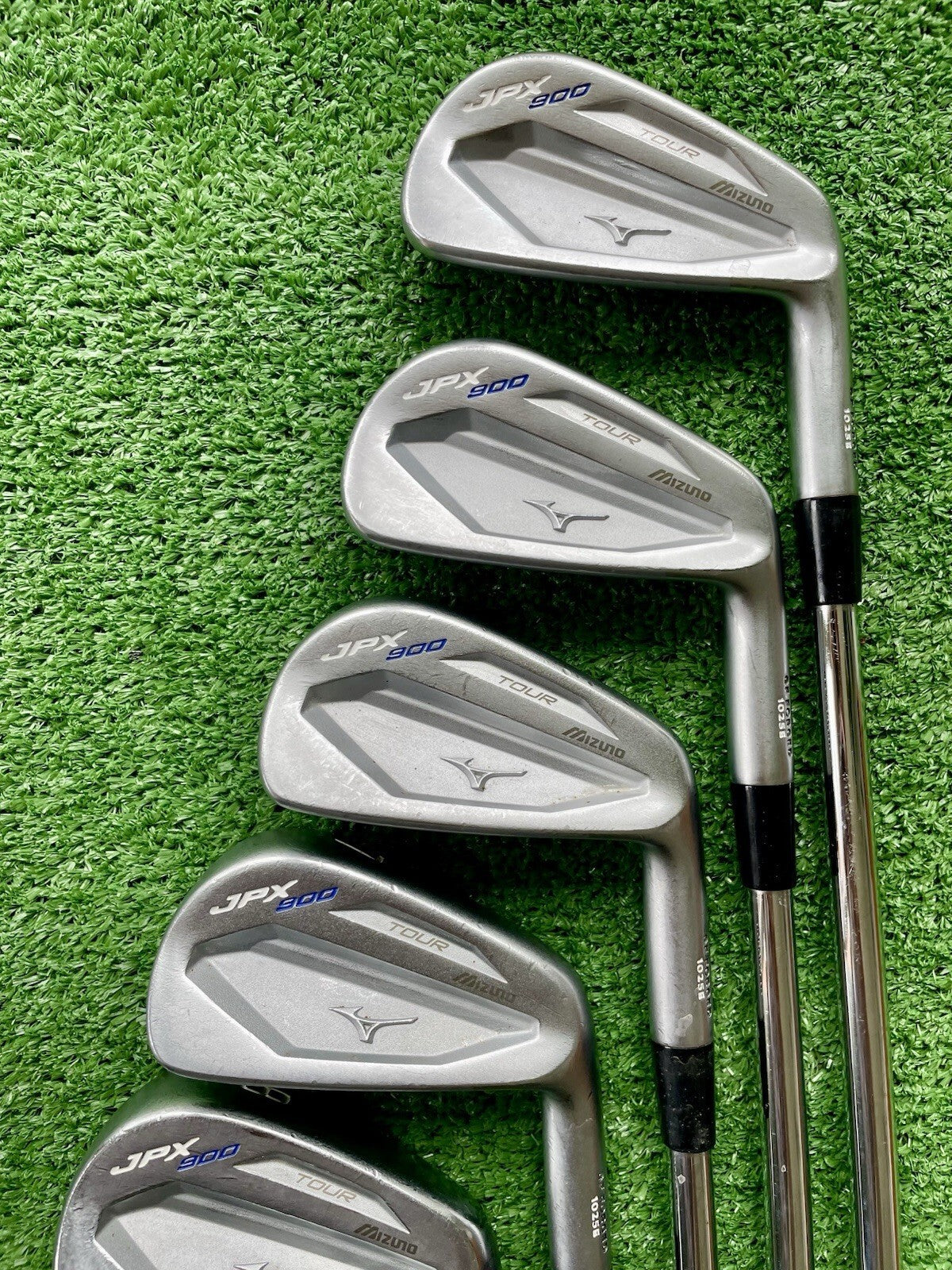 Mizuno JPX900 Tour Forged Irons 4-PW Stiff Flex Right Handed Mens Golf Clubs
