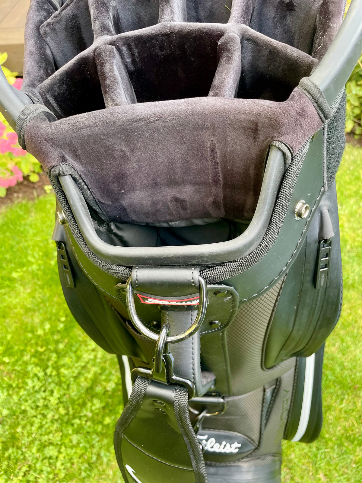 Titleist Tour Series Premium StaDry 14 Way Staff Golf Bag Black White with Rain Hood