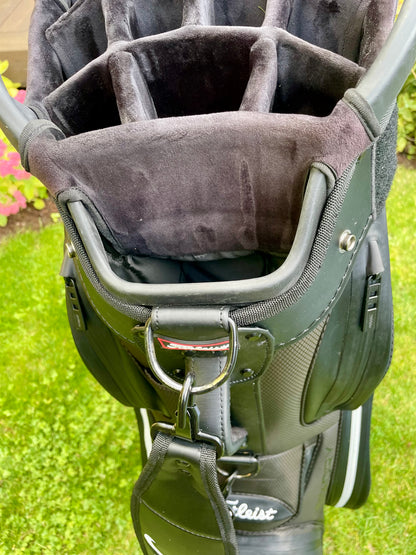 Titleist Tour Series Premium StaDry 14 Way Staff Golf Bag Black White with Rain Hood
