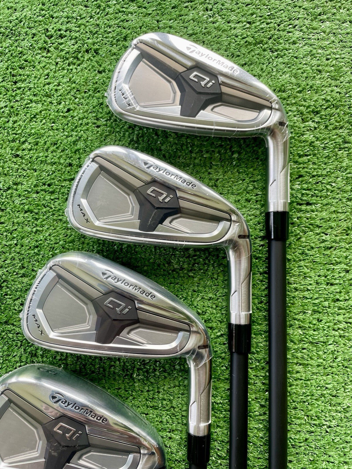 Taylormade Qi Max Irons 5-PW Senior Flex Graphite Right Handed Mens Golf Clubs