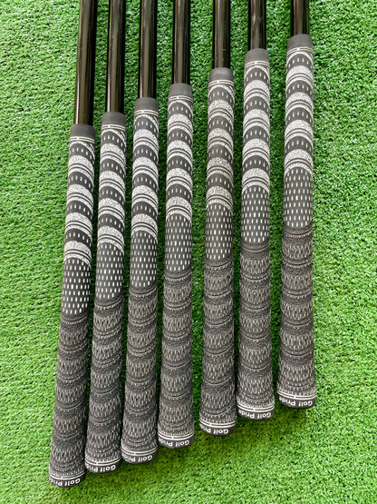 Titleist 620 Forged Combo Irons 4-PW Extra Stiff (TX) Flex Right Handed Mens Golf Clubs