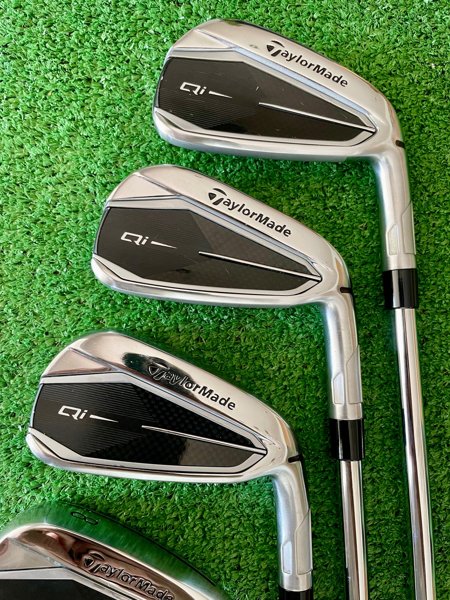 Taylormade Qi Irons 5-PW Regular Flex Right Handed Mens Golf Clubs