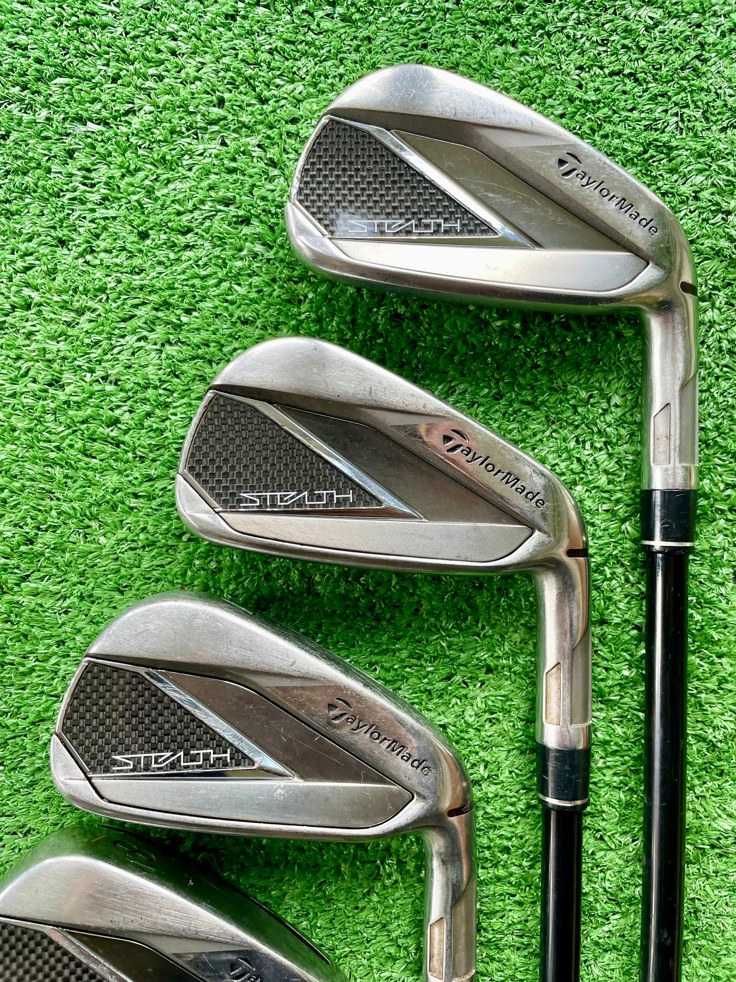 Taylormade Stealth Irons 5-PW Regular Flex Graphite Right Handed Mens Golf Clubs