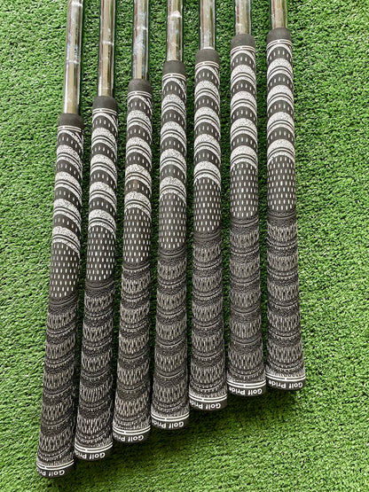 Titleist 680 Forged Limited Edition Irons 4-PW Extra Stiff Flex Right Handed Mens Golf Clubs