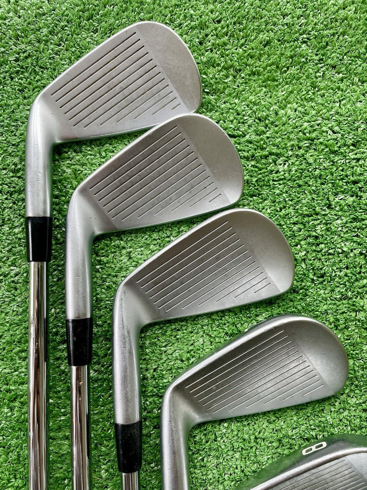 Mizuno JPX900 Tour Forged Irons 4-PW Stiff Flex Right Handed Mens Golf Clubs