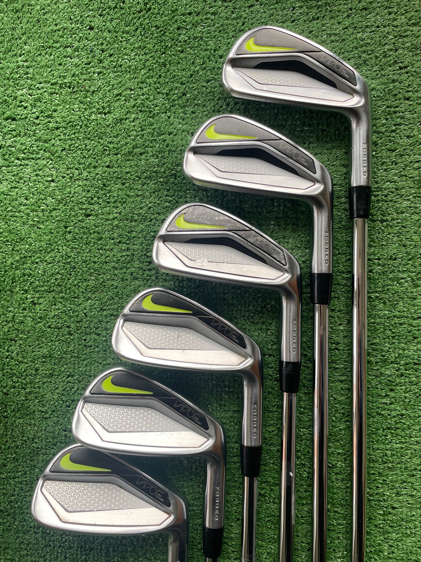 Nike Vapor Pro Combo Irons 5-PW Regular Flex Right Handed Mens Golf Clubs