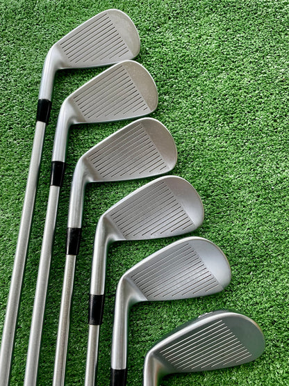Mizuno JPX923 Forged Irons 5-PW Stiff Flex Right Handed Mens Golf Clubs