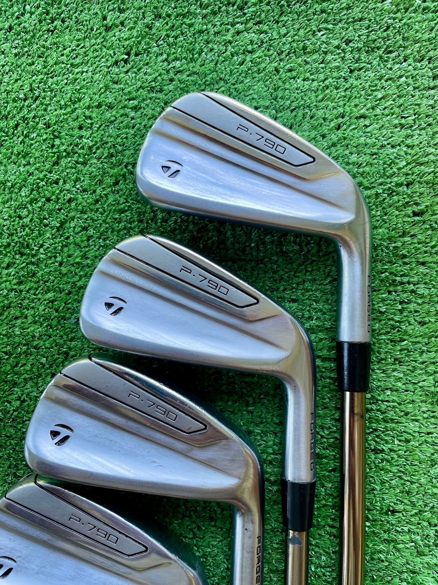 Taylormade P790 Irons 5-PW Regular Flex Graphite Right Handed Mens Golf Clubs