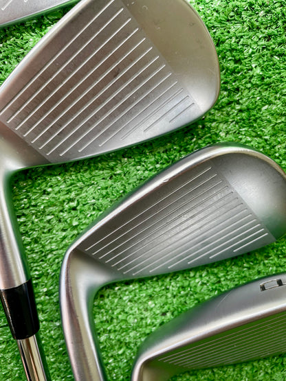 Mizuno JPX925 Hot Metal Irons 5-PW Regular Flex Right Handed Mens Golf Clubs