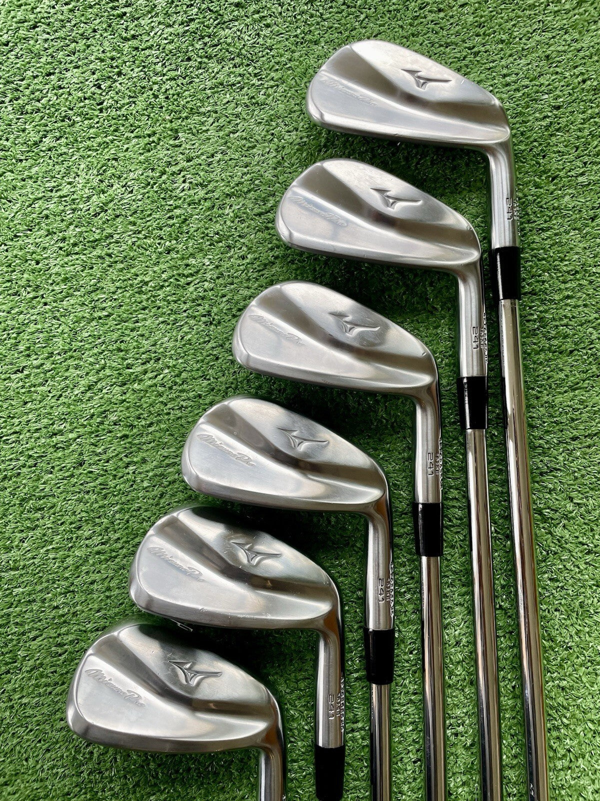 Mizuno Pro 241 Irons 5-PW Stiff Flex Right Handed Mens Golf Club Stainless Steel