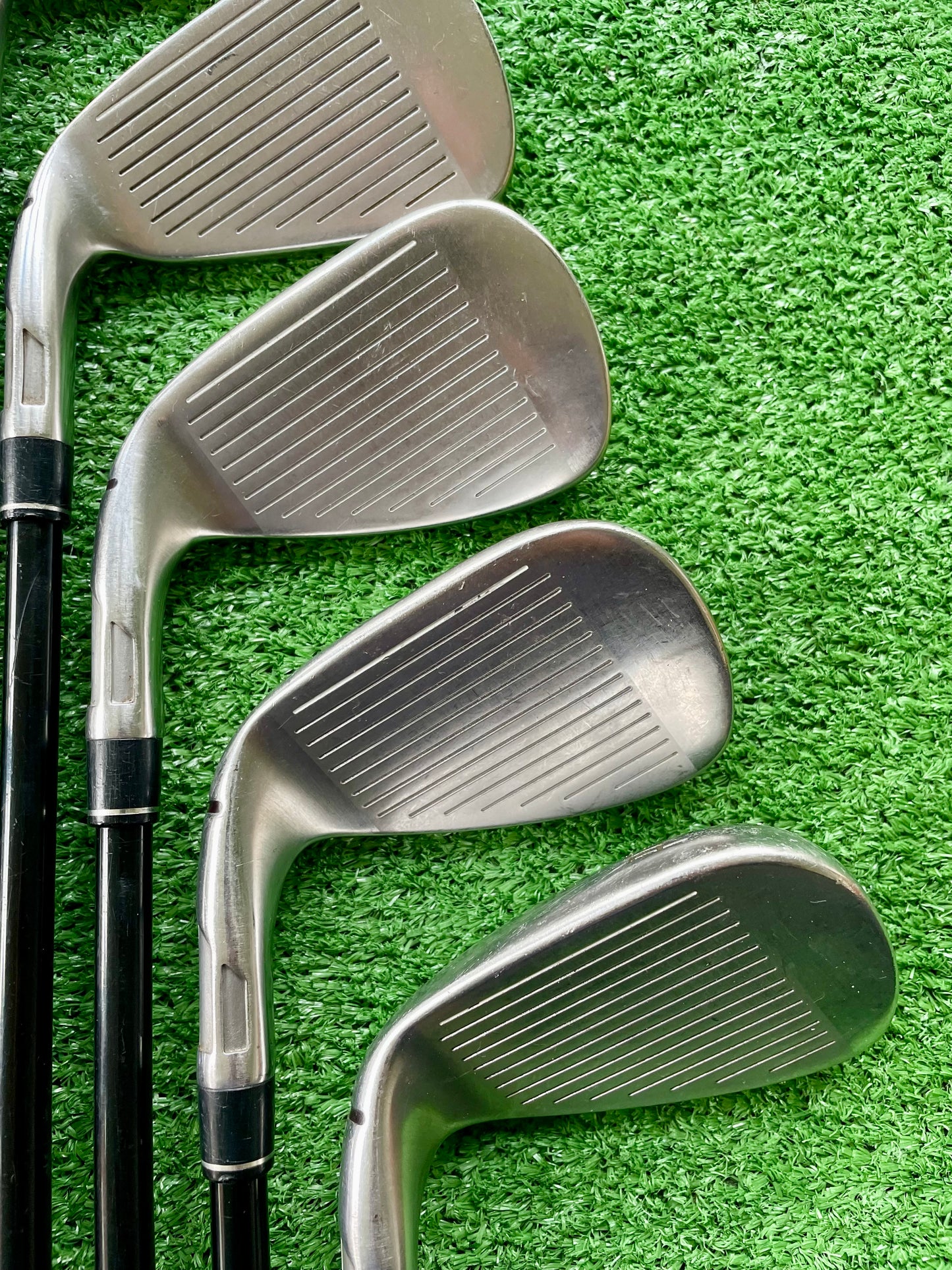 Taylormade Stealth Irons 5-PW Regular Flex Graphite Right Handed Mens Golf Clubs