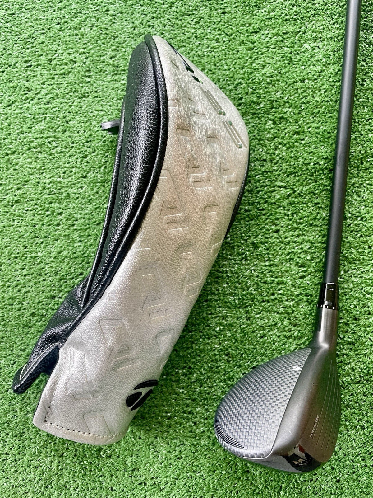 Taylormade Qi35 Hybrid 4 Rescue 4H Regular Flex Right Handed Mens Golf Club