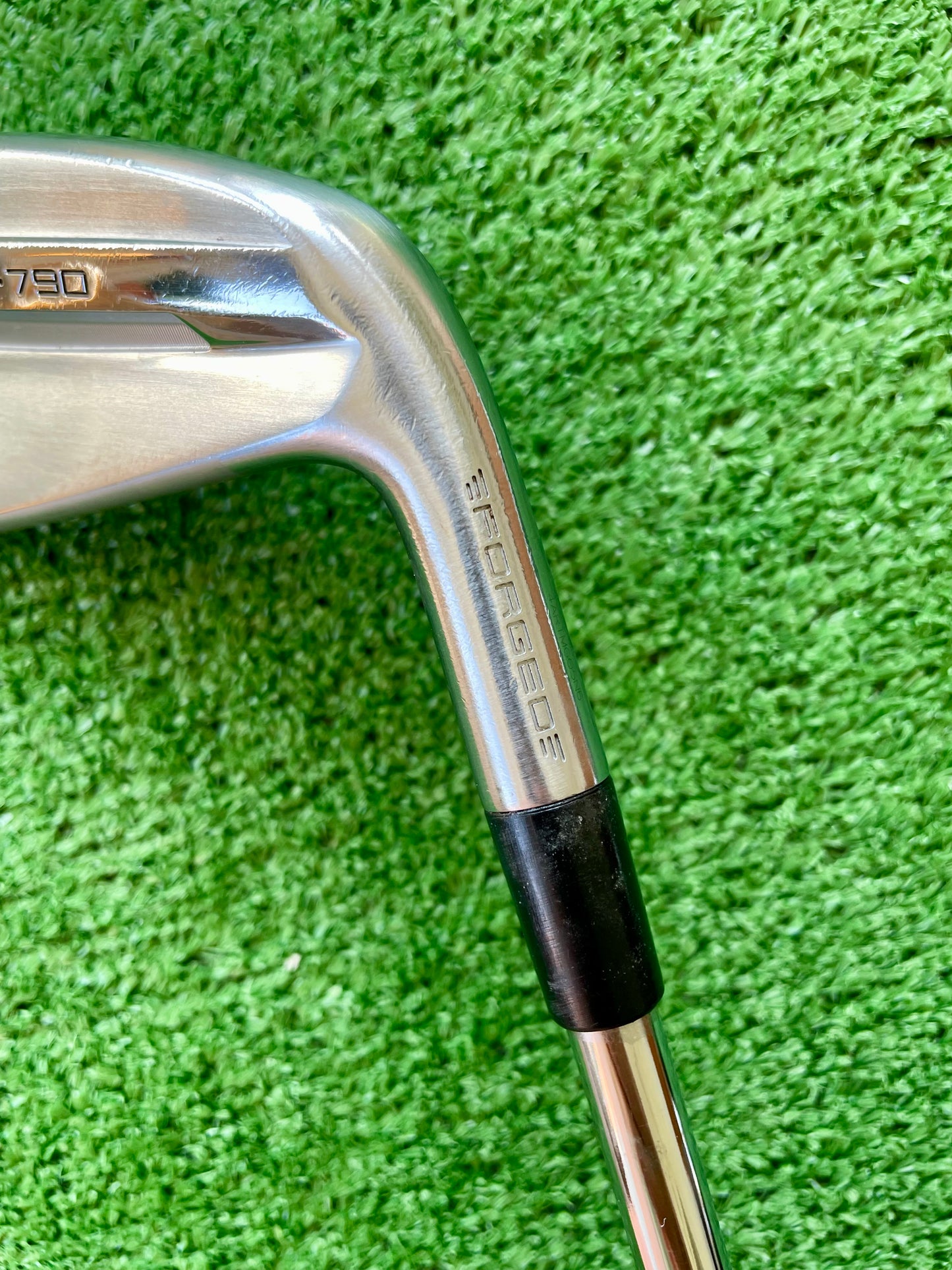 Taylormade P790 Irons Current Model 4-PW Regular Flex Right Handed Mens Golf Clubs