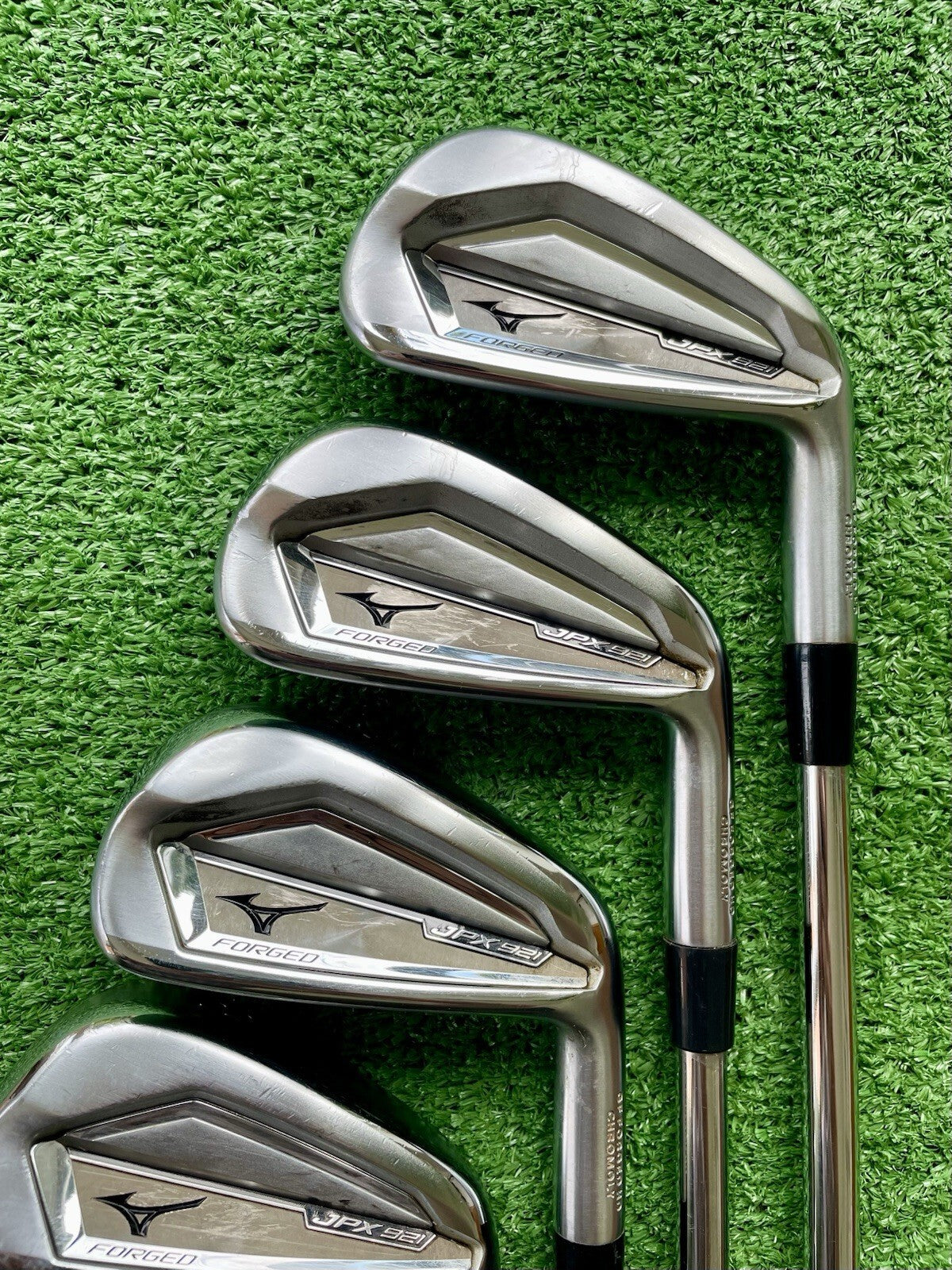 Mizuno JPX921 Forged Irons 5-PW Regular Flex Right Handed Mens Golf Clubs