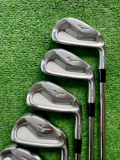 Mizuno Pro 243 Irons 4-PW Extra Stiff Flex Flex Right Handed Mens Golf Clubs