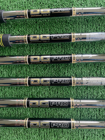 Nike Vapor Pro Combo Irons 5-PW Regular Flex Right Handed Mens Golf Clubs