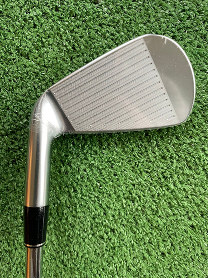 Srixon ZXi7 Irons 5-PW Stiff Flex Right Handed Mens Golf Clubs