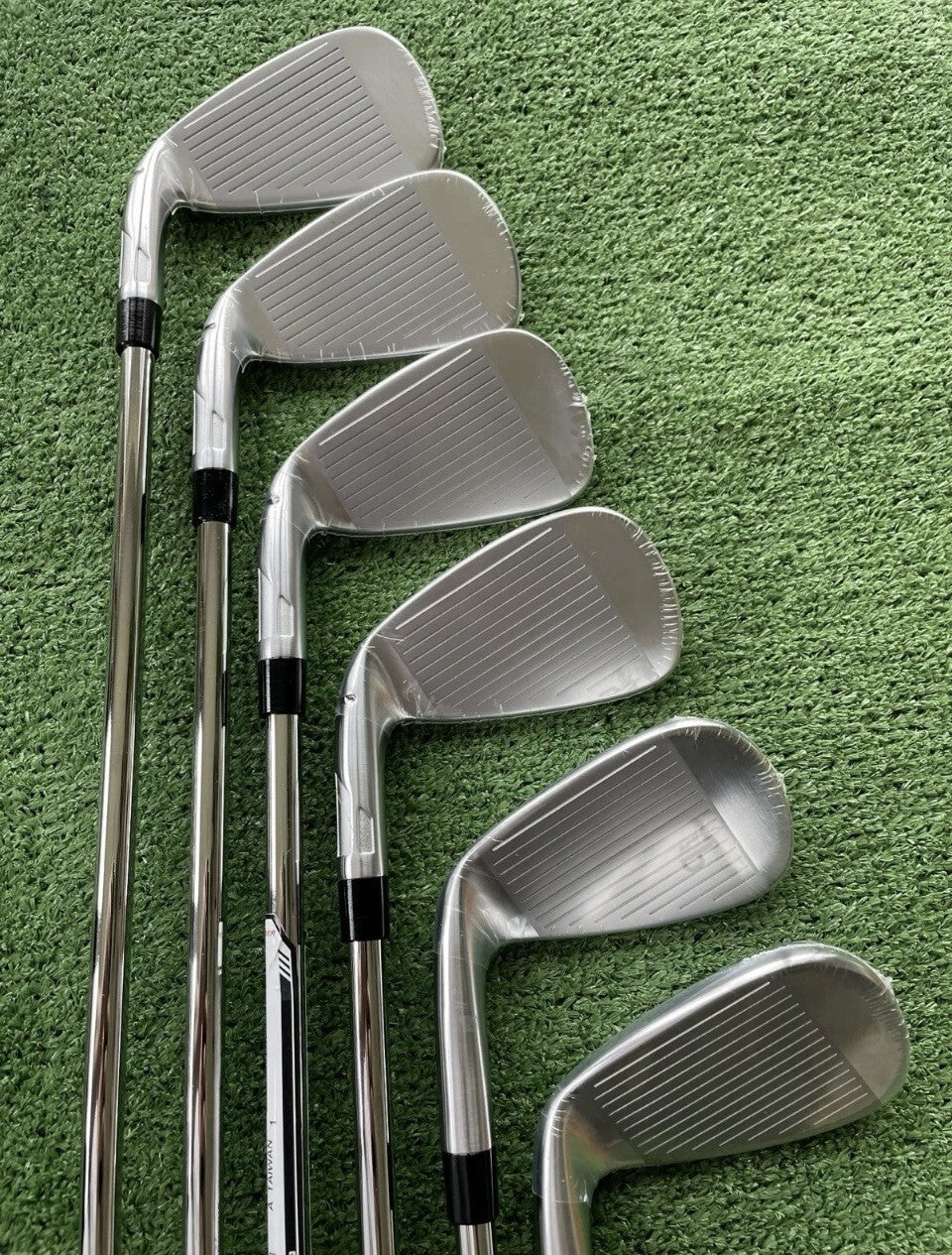 Taylormade Qi Max Irons 5-PW Regular Flex Right Handed Mens Golf Clubs