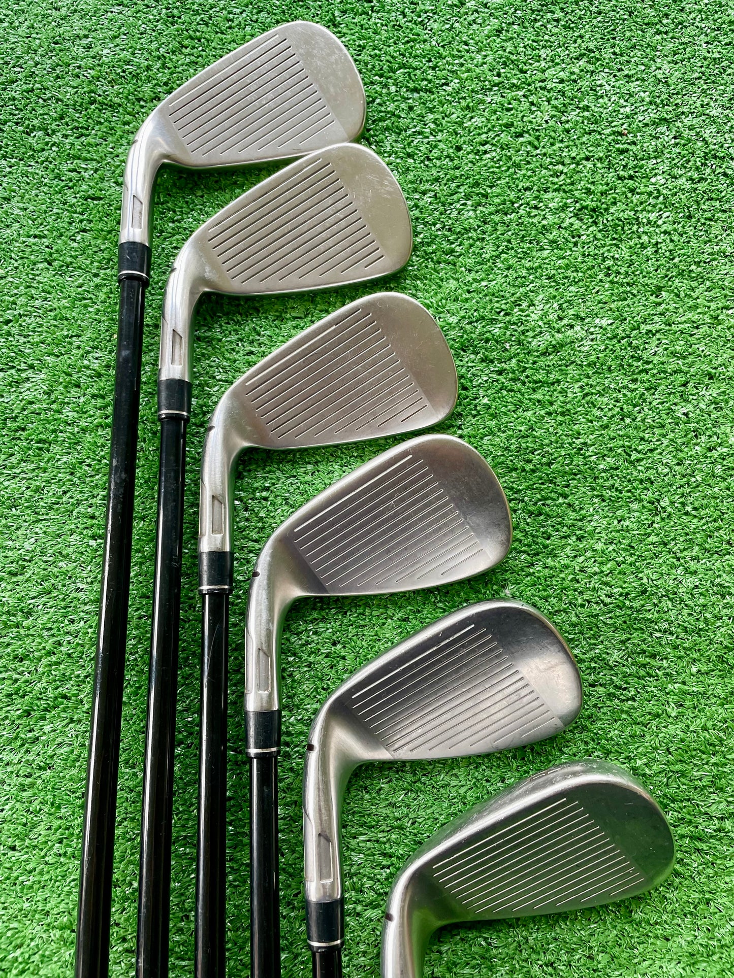 Taylormade Stealth Irons 5-PW Regular Flex Graphite Right Handed Mens Golf Clubs