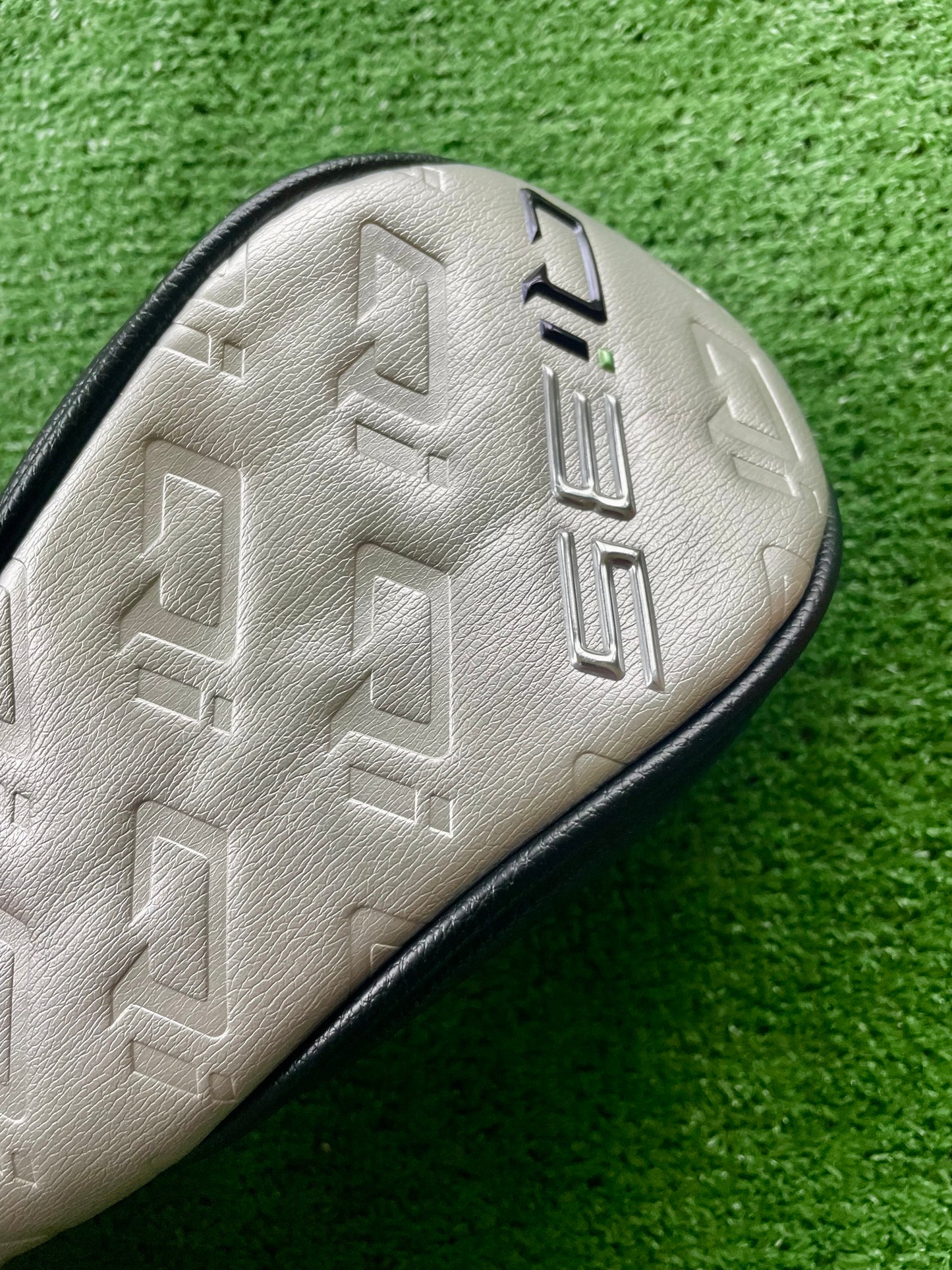 Taylormade Qi35 Max Hybrid 4 Rescue Regular Flex Right Handed Mens Golf Club