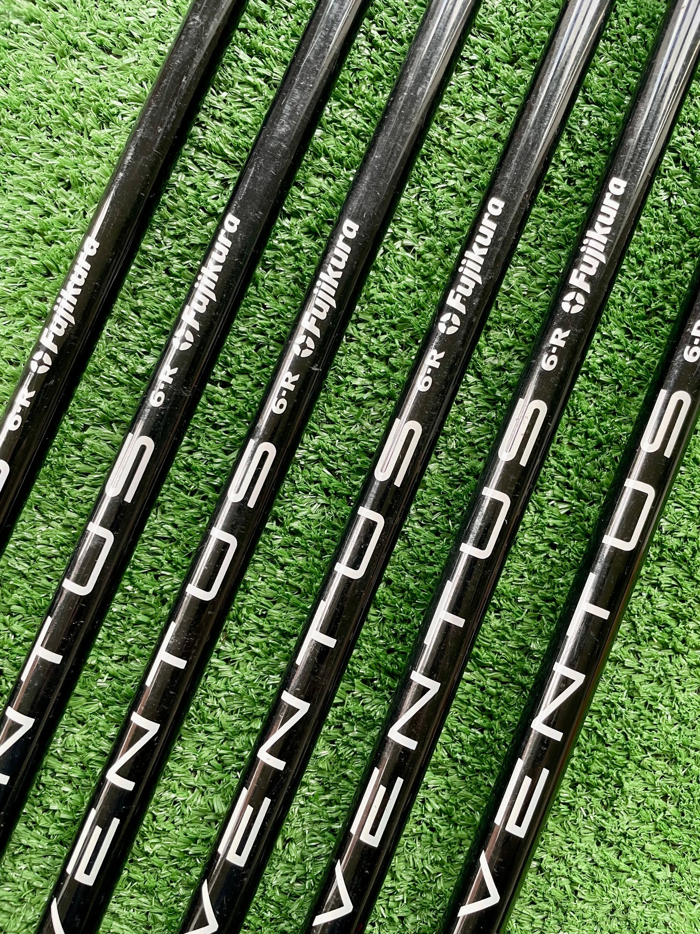 Taylormade Stealth Irons 5-PW Regular Flex Graphite Right Handed Mens Golf Clubs