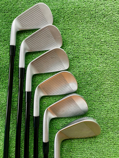 Taylormade P790 Irons 5-PW Regular Flex Graphite Right Handed Mens Golf Clubs